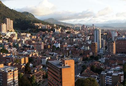 Panoramic_view_of_Bogota_04_2012_1147