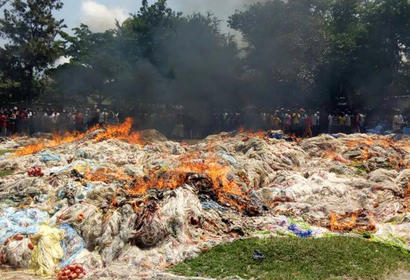 Nets burning Lake Victoria.jpg